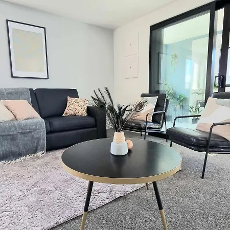 Cbd 3 Bedroom Apartment